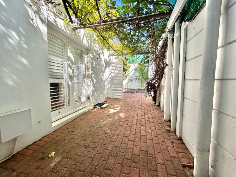 To Let 2 Bedroom Property for Rent in Wynberg Western Cape